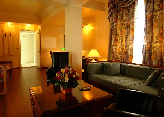 Honeymoon Suite